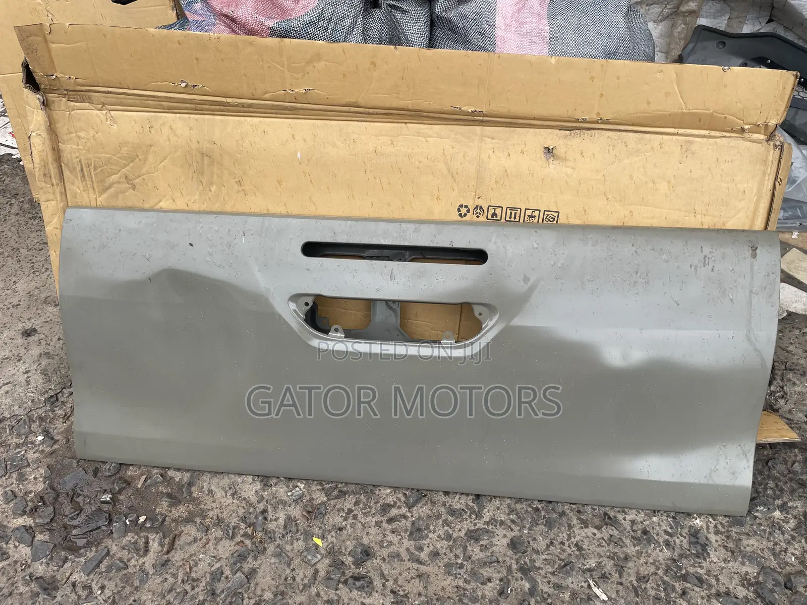Tail Gate Board for Hilux 2016 2017 2018 2019 2020 2021 2022 2023 2024
