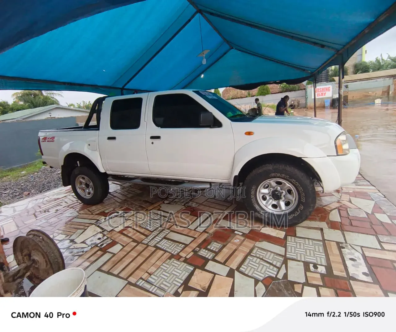 Nissan Hardbody 2010 White
