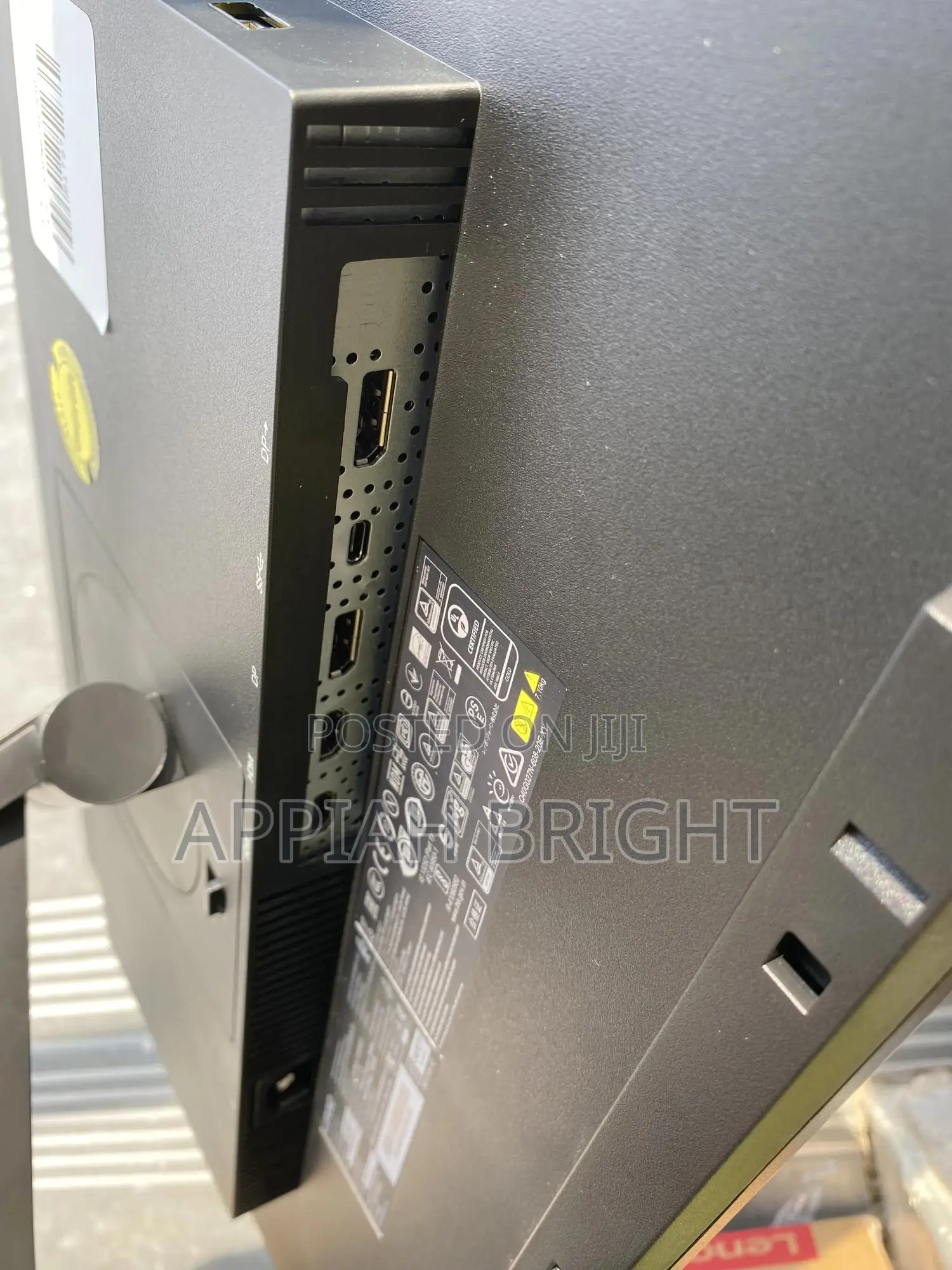 Lenovo Thinkvision Edgless Monitors