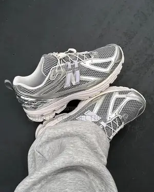 New Balance 1906r Basement