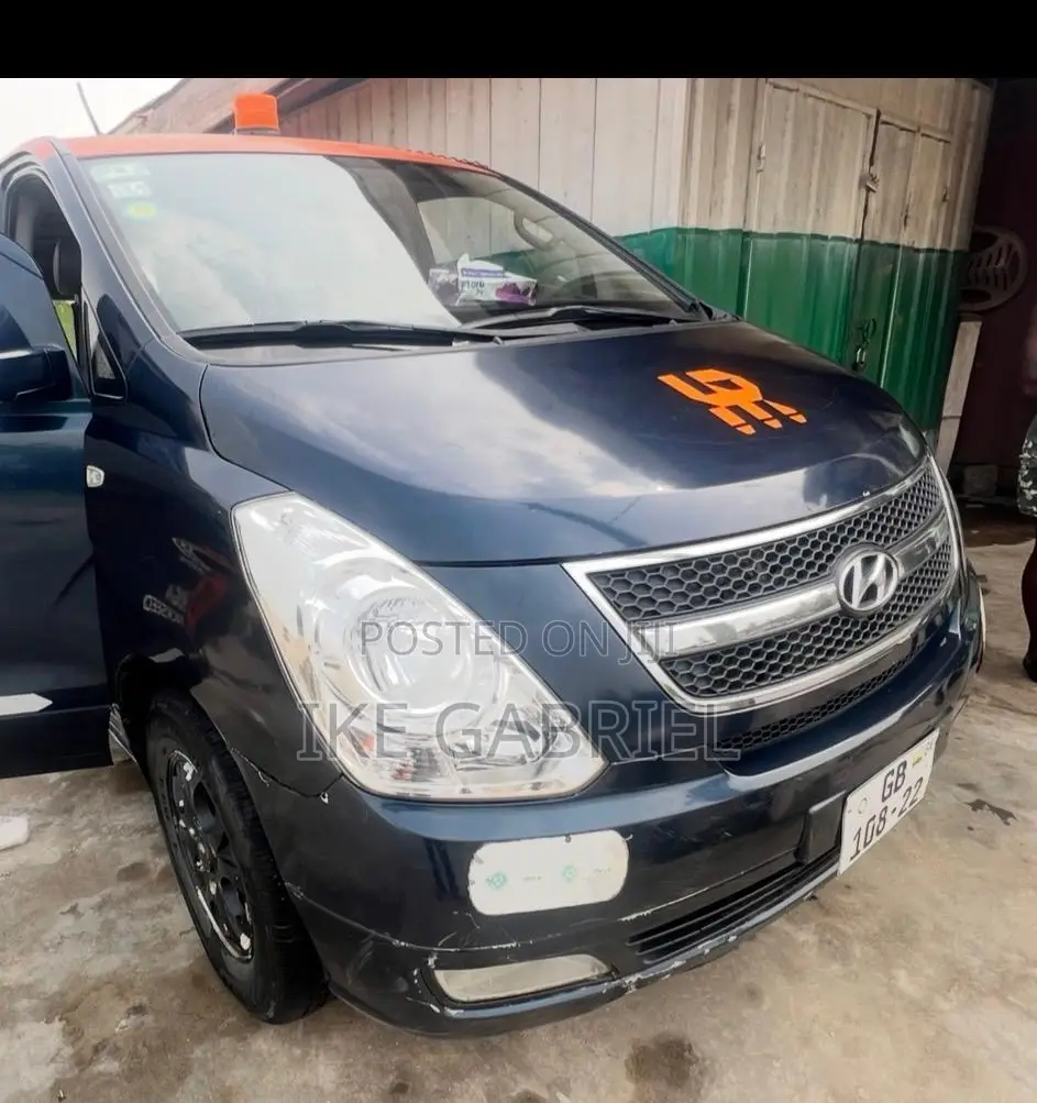 Hyundai Starex 2013 Orange