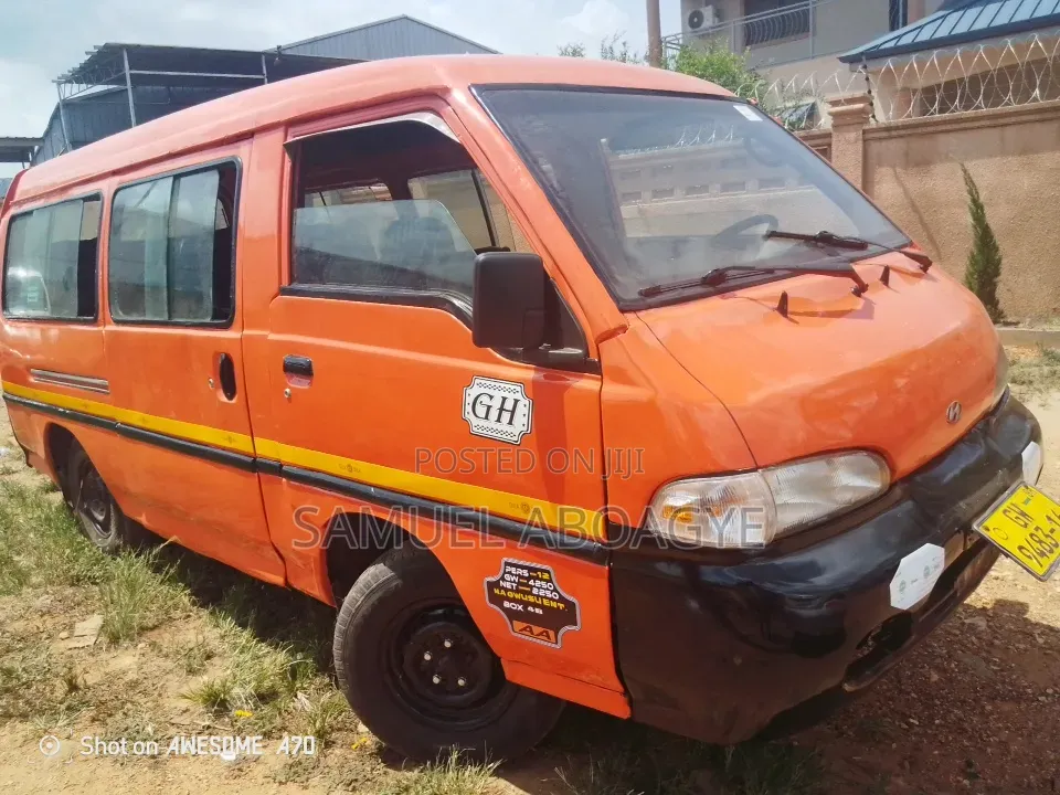 Hyundai RB 2000 Orange