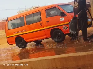 Hyundai RB 2000 Orange