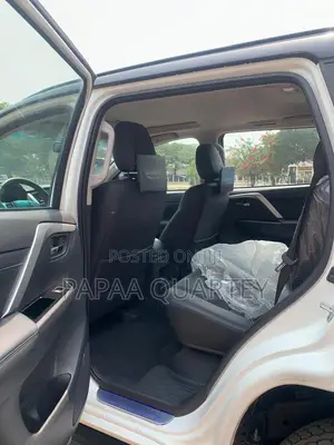 Mitsubishi Montero Sport 2023 White