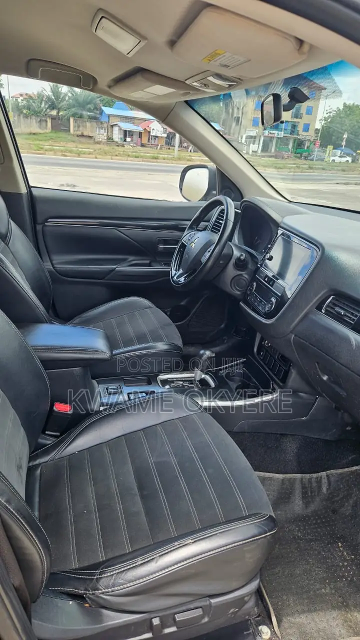 Mitsubishi Outlander SE FWD 2019 Black