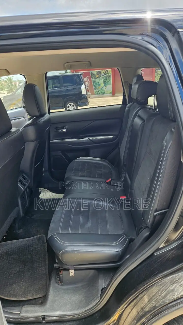 Mitsubishi Outlander SE FWD 2019 Black
