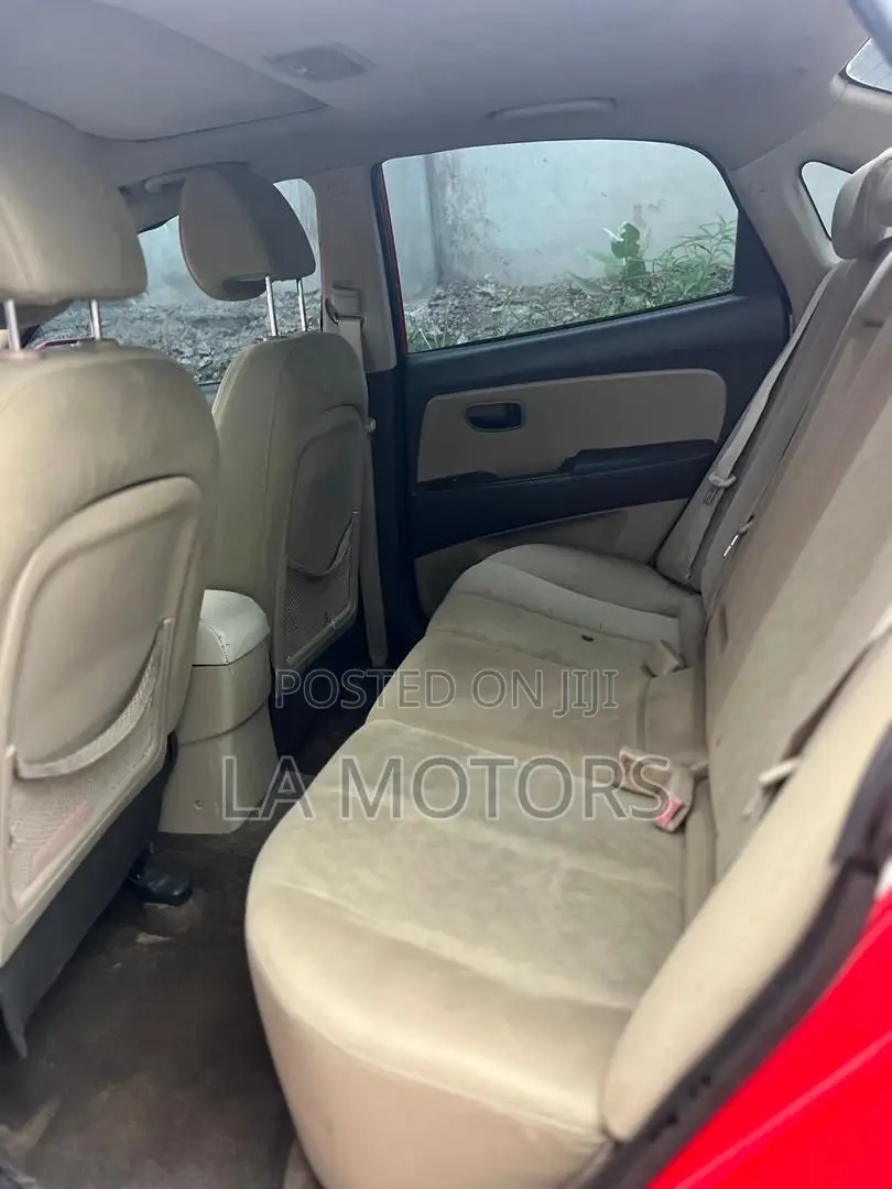Hyundai Elantra 2010 Red