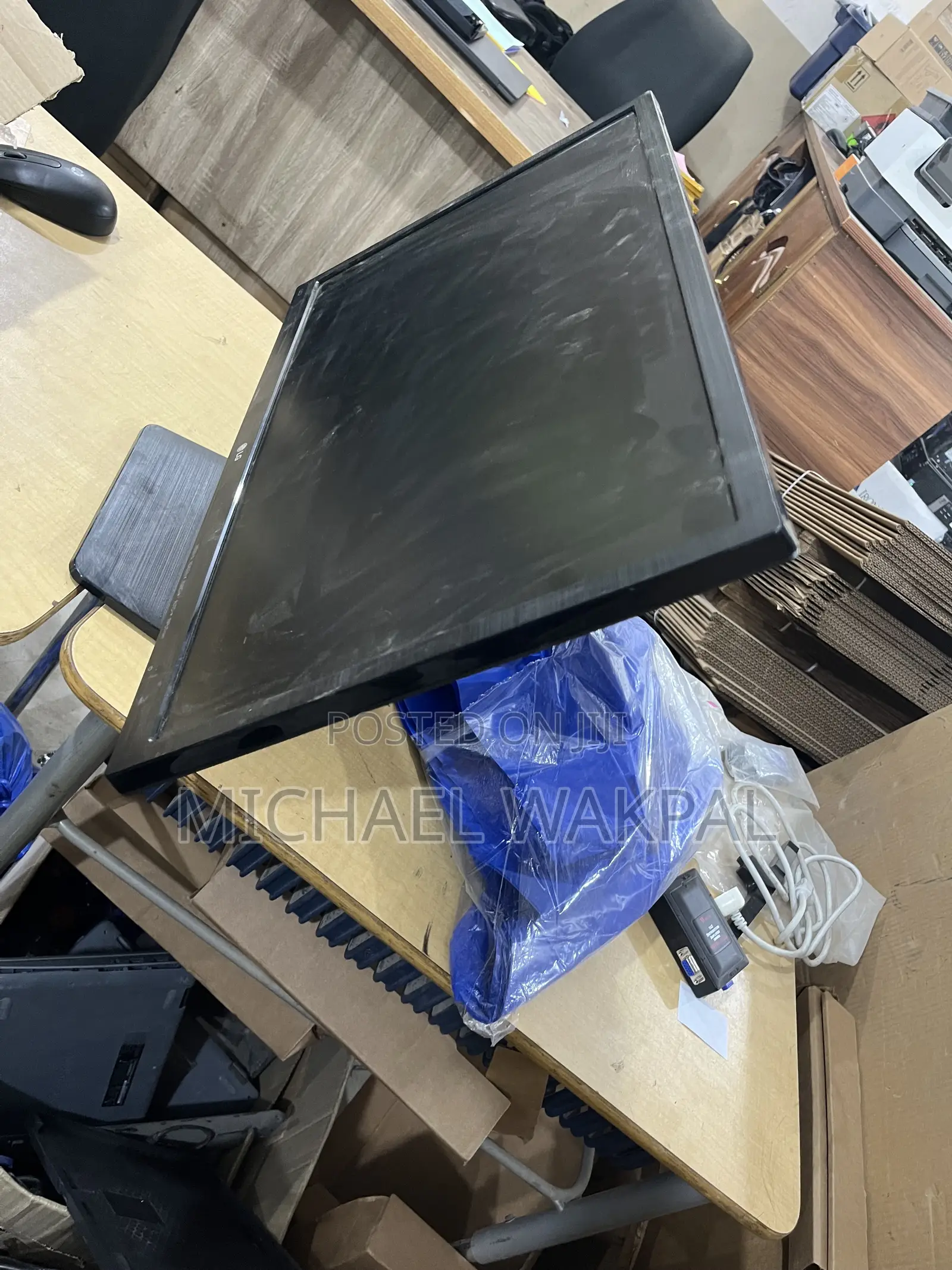 Monitors, Keyboards, Mice and Projector for Sale at Affordable Prices
