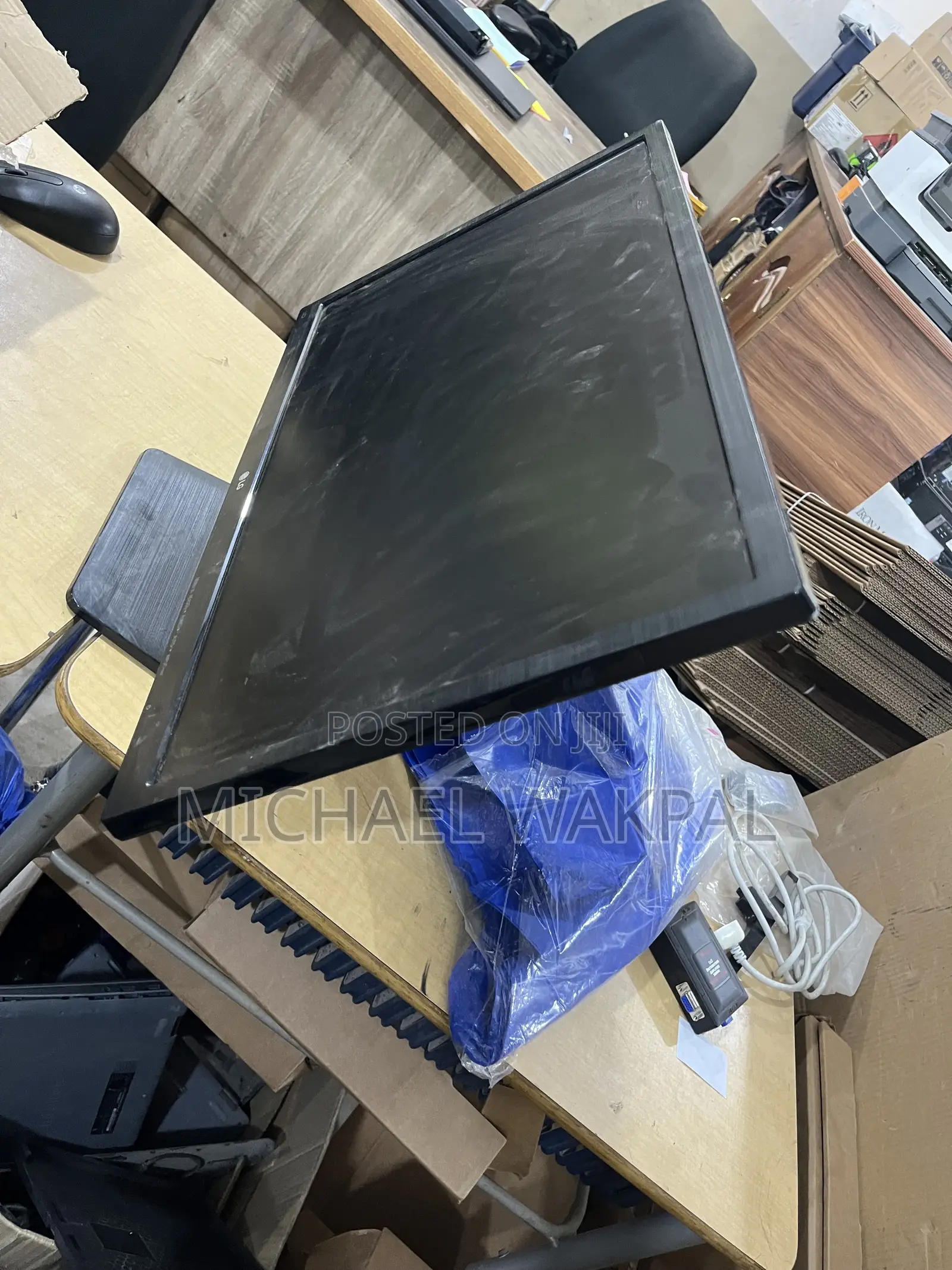 Monitors, Keyboards, Mice and Projector for Sale at Affordable Prices