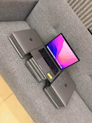 Laptop Apple MacBook Pro 2017 8GB Intel Core i5 SSD 256GB