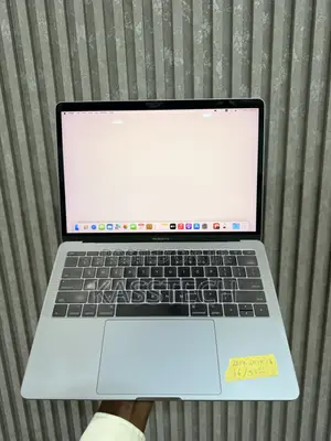 Laptop Apple MacBook Pro 2017 16GB Intel Core i7 SSD 512GB