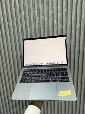 Laptop Apple MacBook Pro 2017 16GB Intel Core i7 SSD 512GB