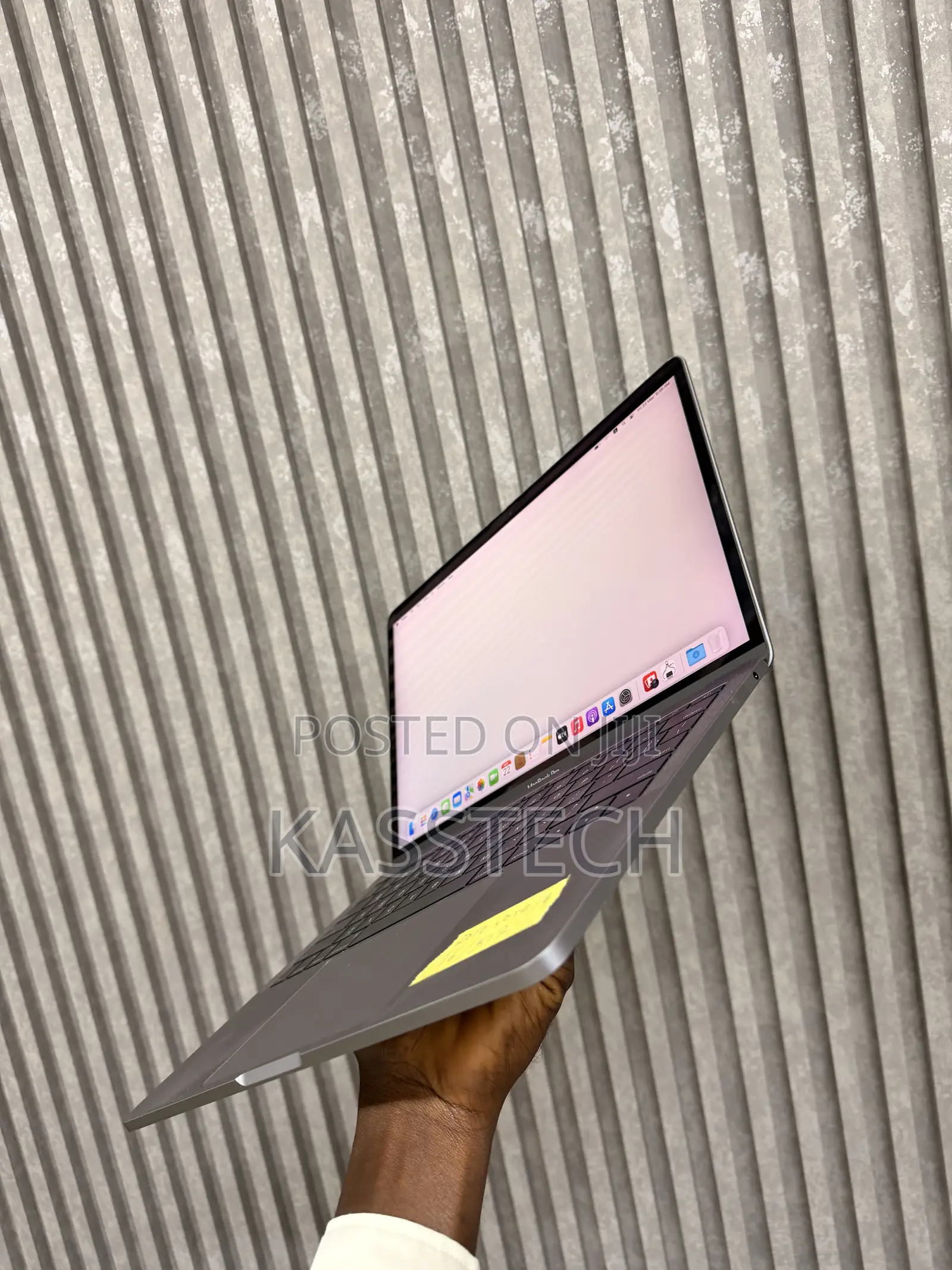 Laptop Apple MacBook Pro 2017 16GB Intel Core i7 SSD 512GB