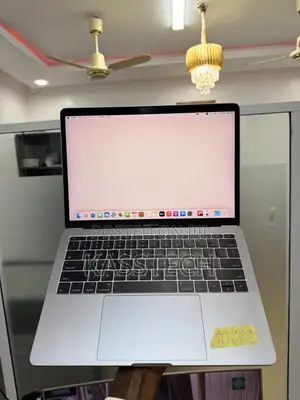 Laptop Apple MacBook Pro 2017 16GB Intel Core i7 SSD 512GB