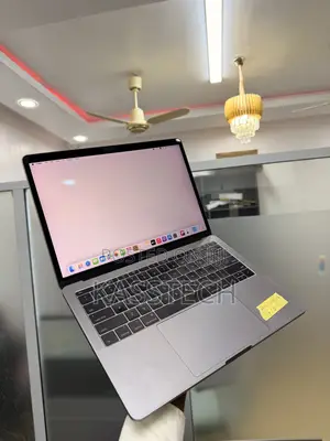Laptop Apple MacBook Pro 2017 16GB Intel Core i7 SSD 512GB