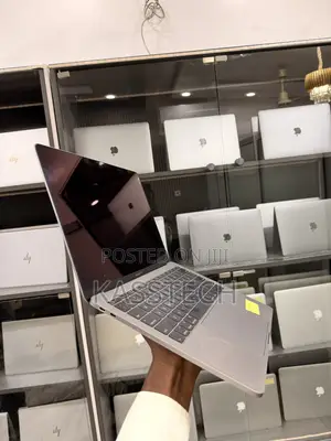 Laptop Apple MacBook Pro 2017 16GB Intel Core i5 SSD 256GB