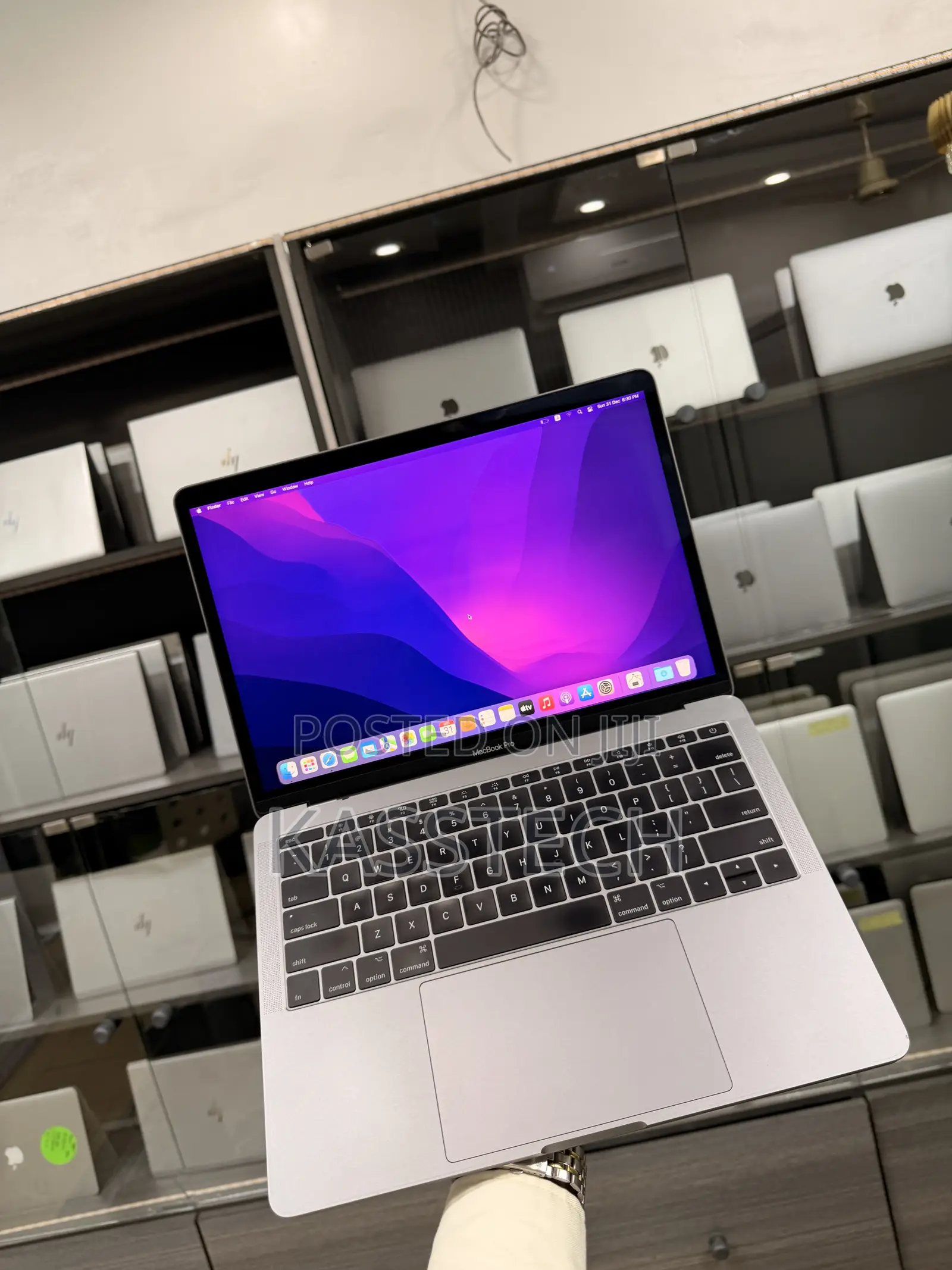 Laptop Apple MacBook Pro 2017 8GB Intel Core i5 SSD 128GB