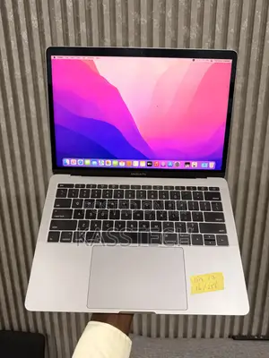 Laptop Apple MacBook Pro 2017 16GB Intel Core i7 SSD 256GB