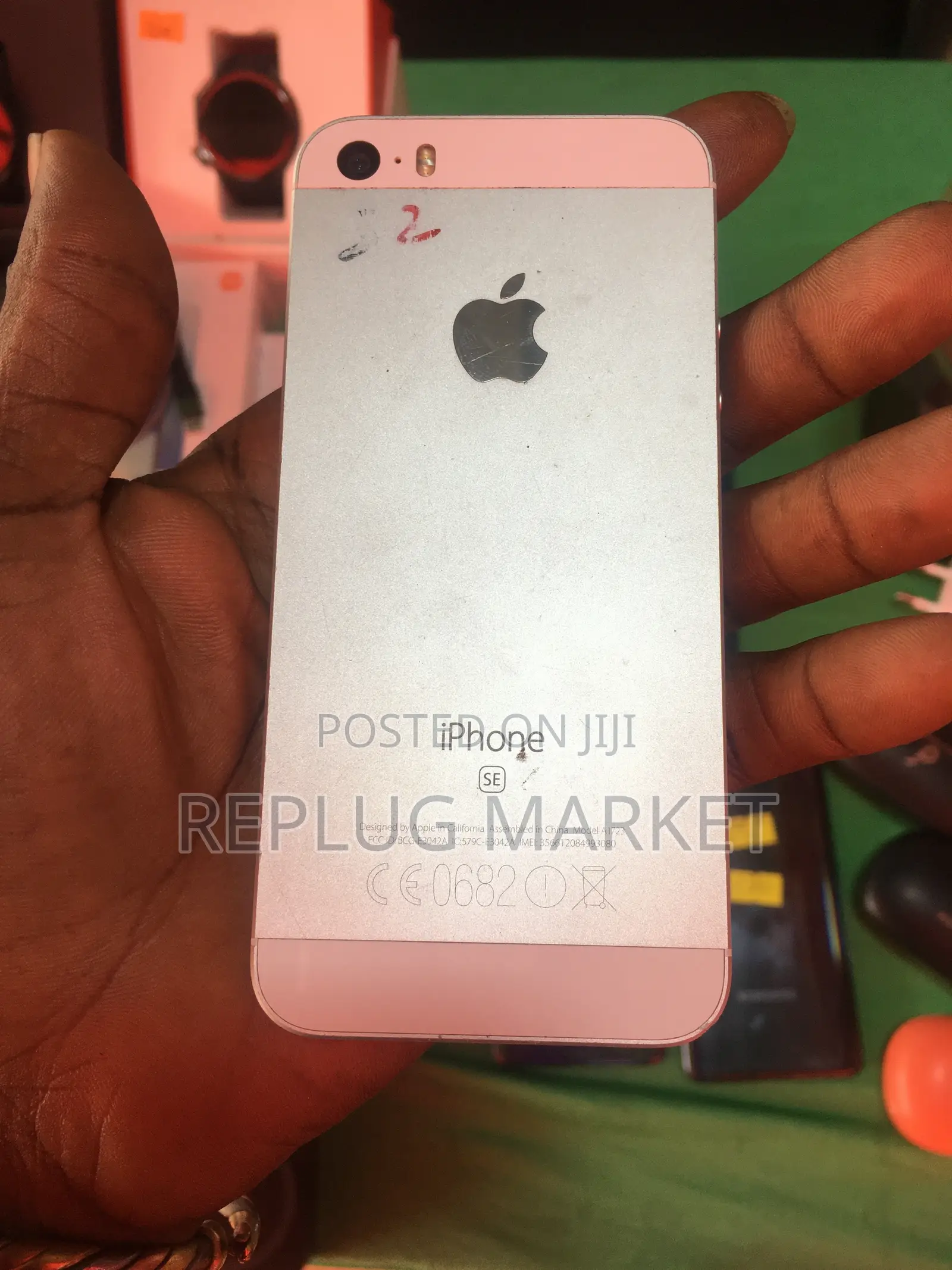 Apple iPhone SE 64 GB Silver