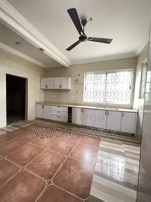 7bdrm Duplex in Bn Estate, West Legon for sale