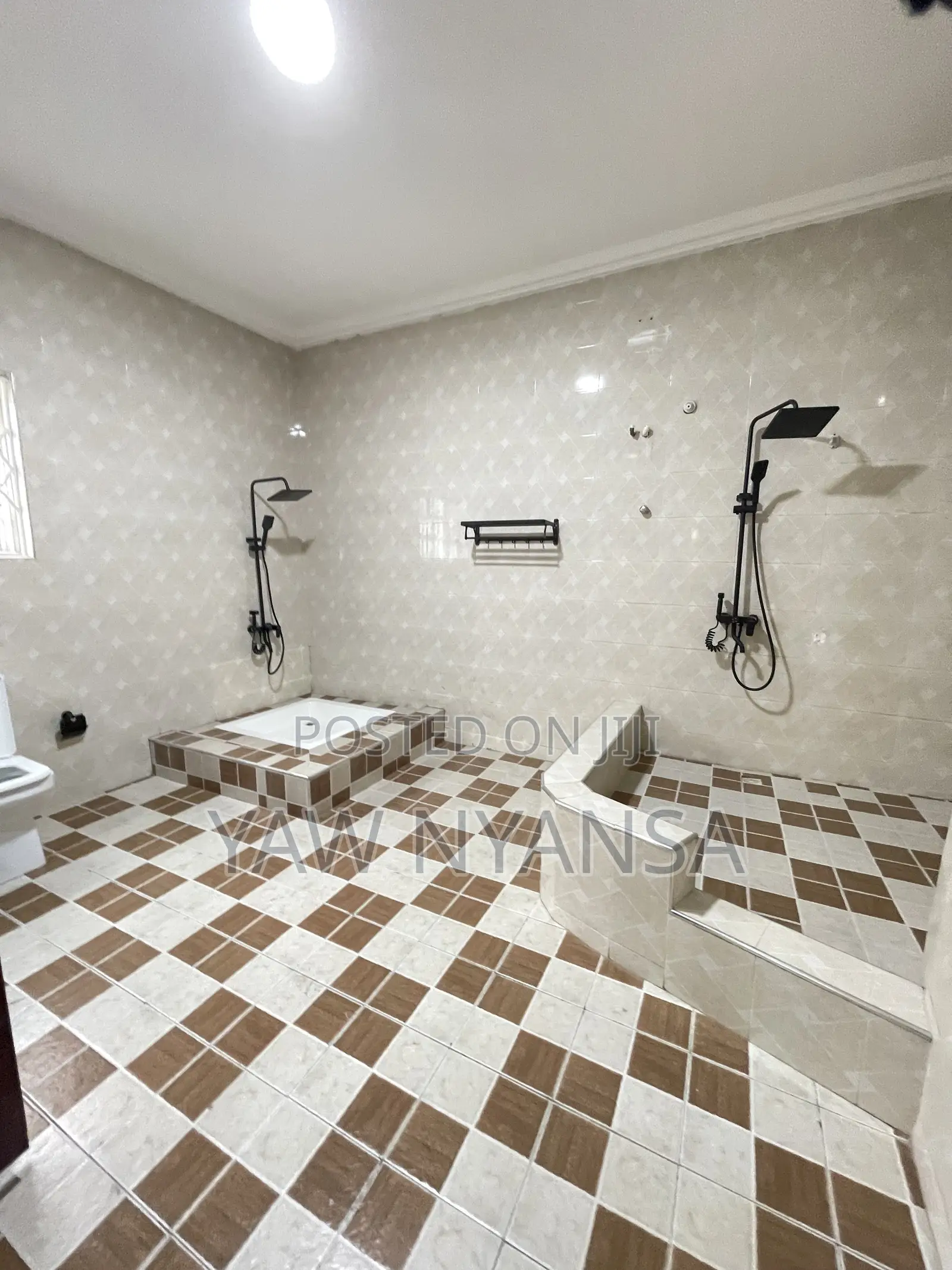 7bdrm Duplex in Bn Estate, West Legon for sale