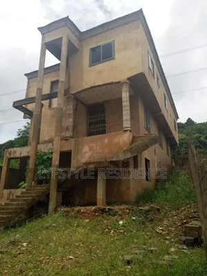6bdrm House in Comet Estate, Kwabenya for sale