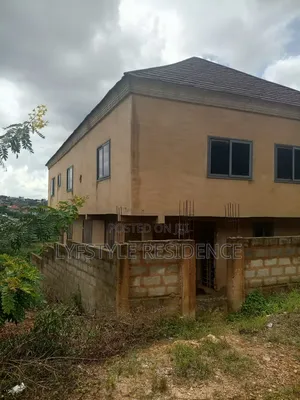 6bdrm House in Comet Estate, Kwabenya for sale