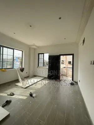 5bdrm Duplex in Bn Estate, Tseaddo for sale