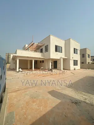 5bdrm Duplex in Bn Estate, Tseaddo for sale