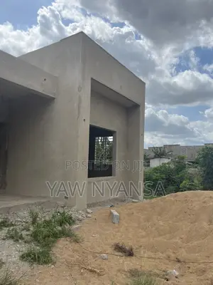 3bdrm Duplex in Bn Estate, Oyarifa for sale