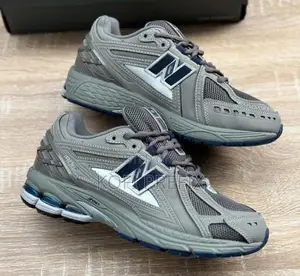 Prefix Sneakers Annex