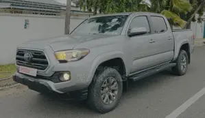 Toyota Tacoma SR5 2018 Gray