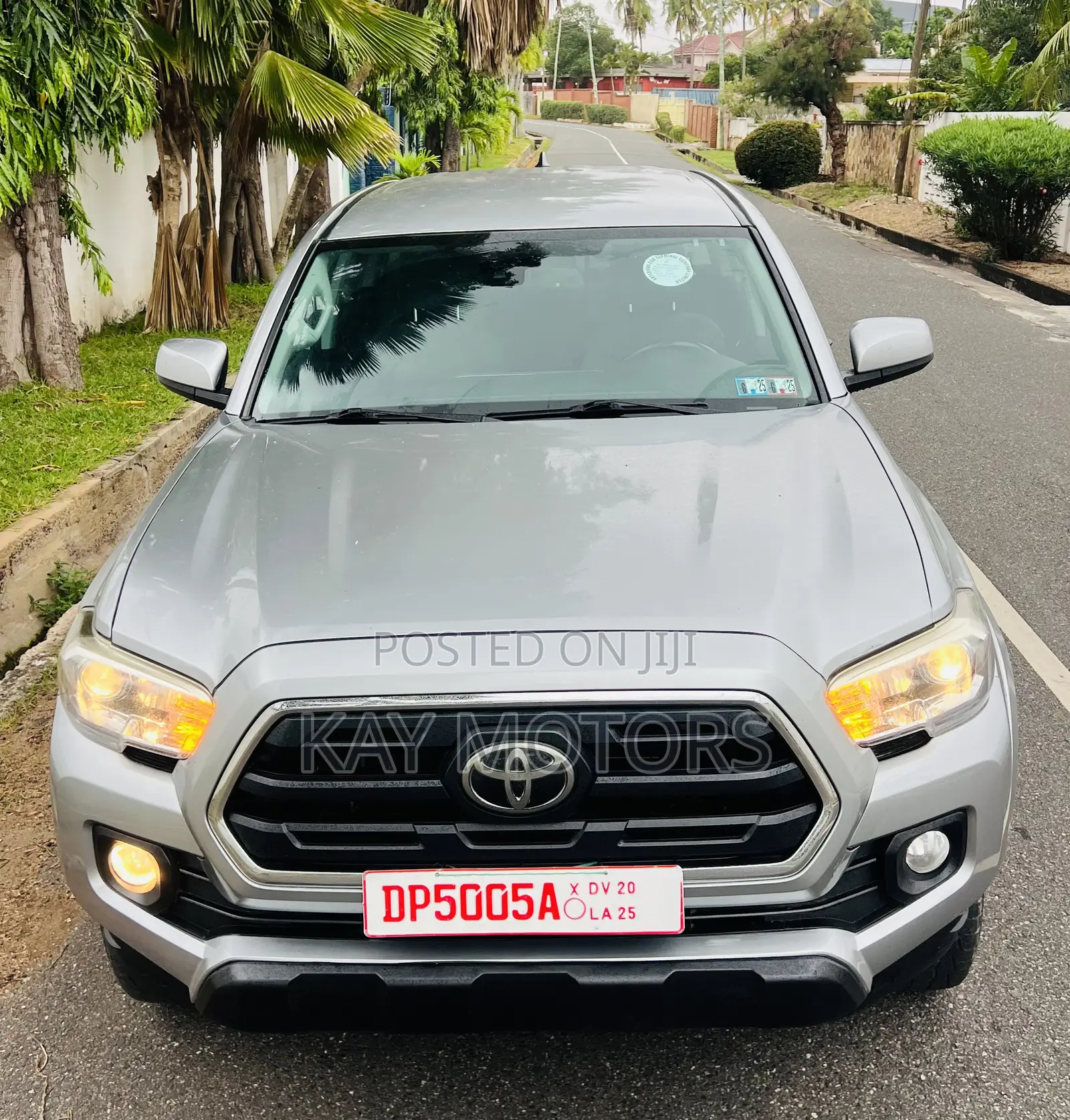 Toyota Tacoma SR5 2018 Gray