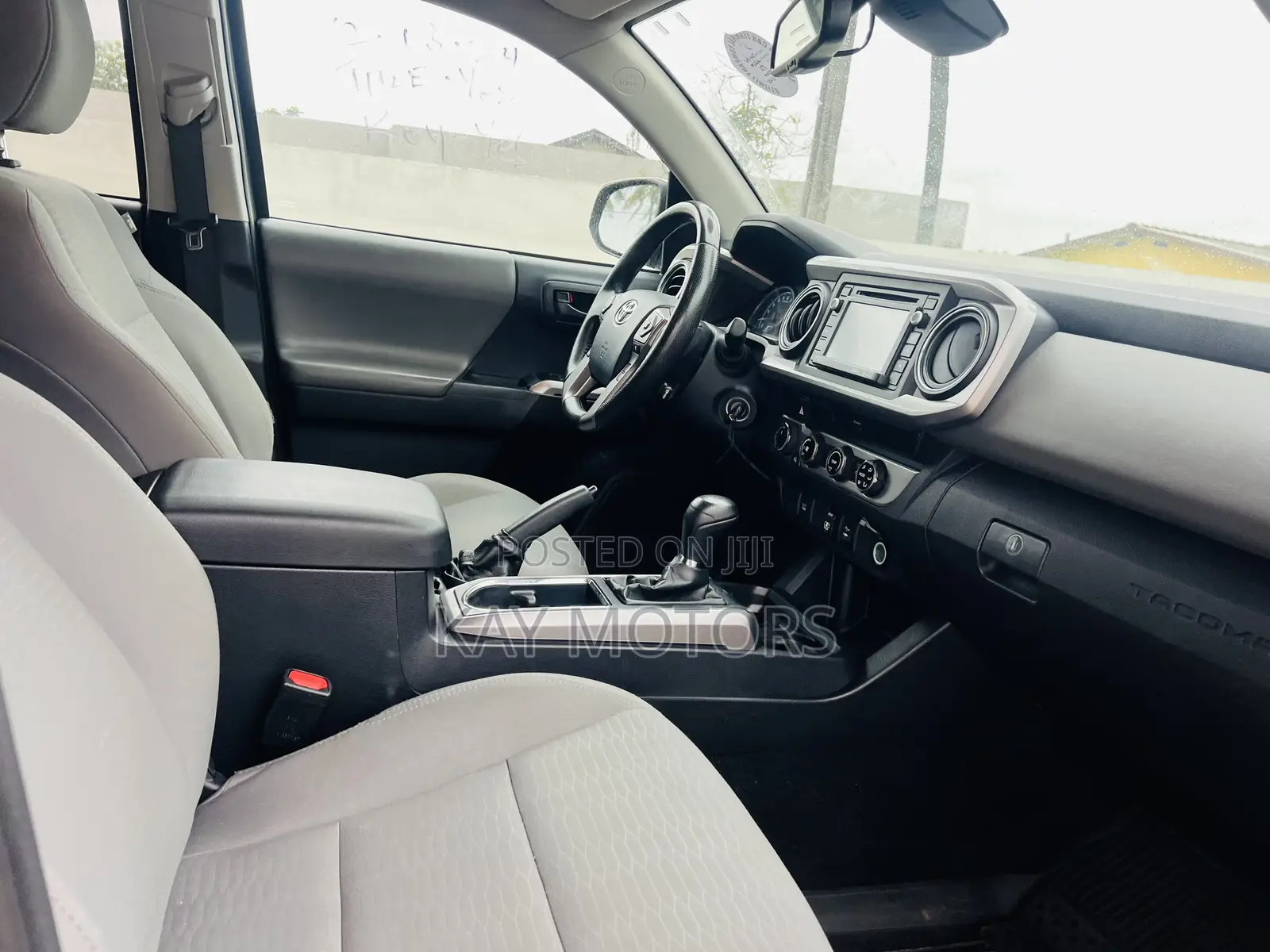 Toyota Tacoma SR5 2018 Gray