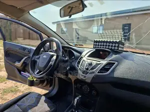Ford Fiesta SE Sedan 2012 Blue