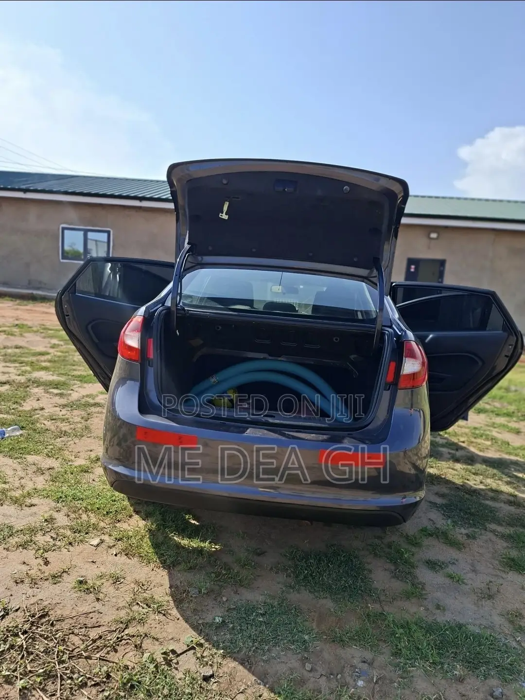 Ford Fiesta SE Sedan 2012 Blue