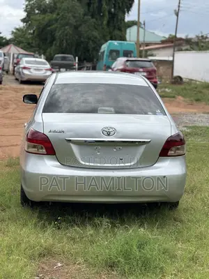 Toyota Belta 2010 Silver