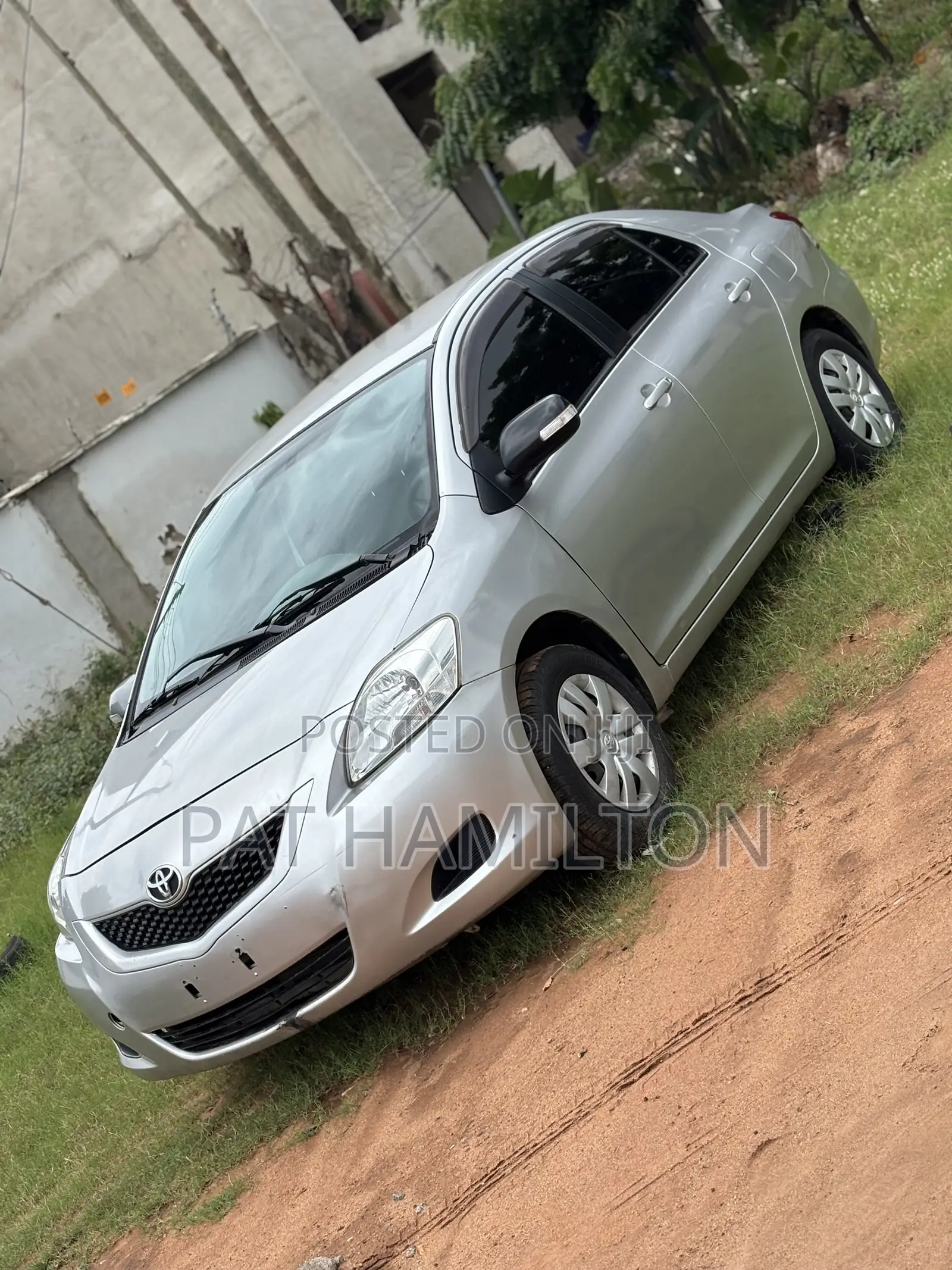 Toyota Belta 2010 Silver