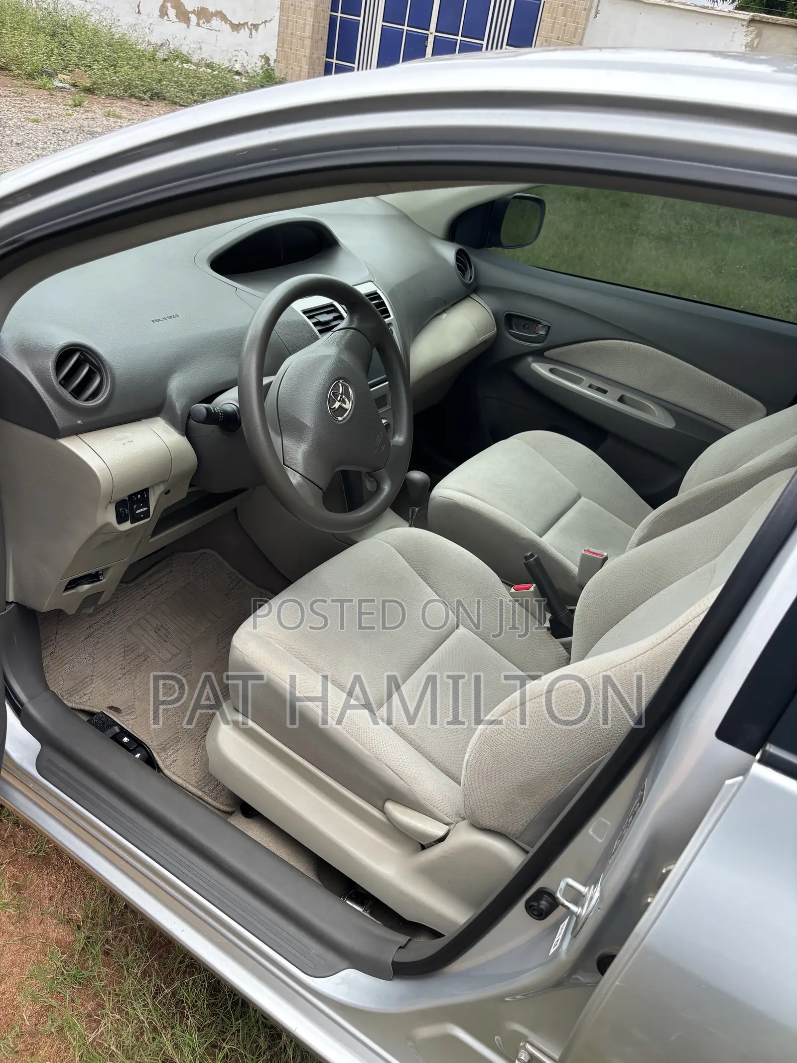 Toyota Belta 2010 Silver