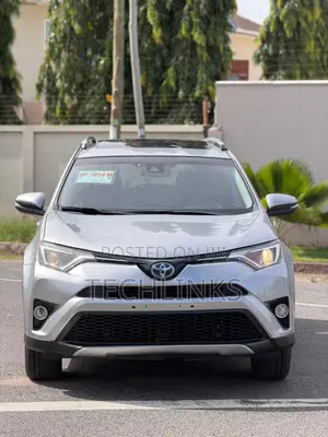 Toyota RAV4 Hybrid 2017 Silver
