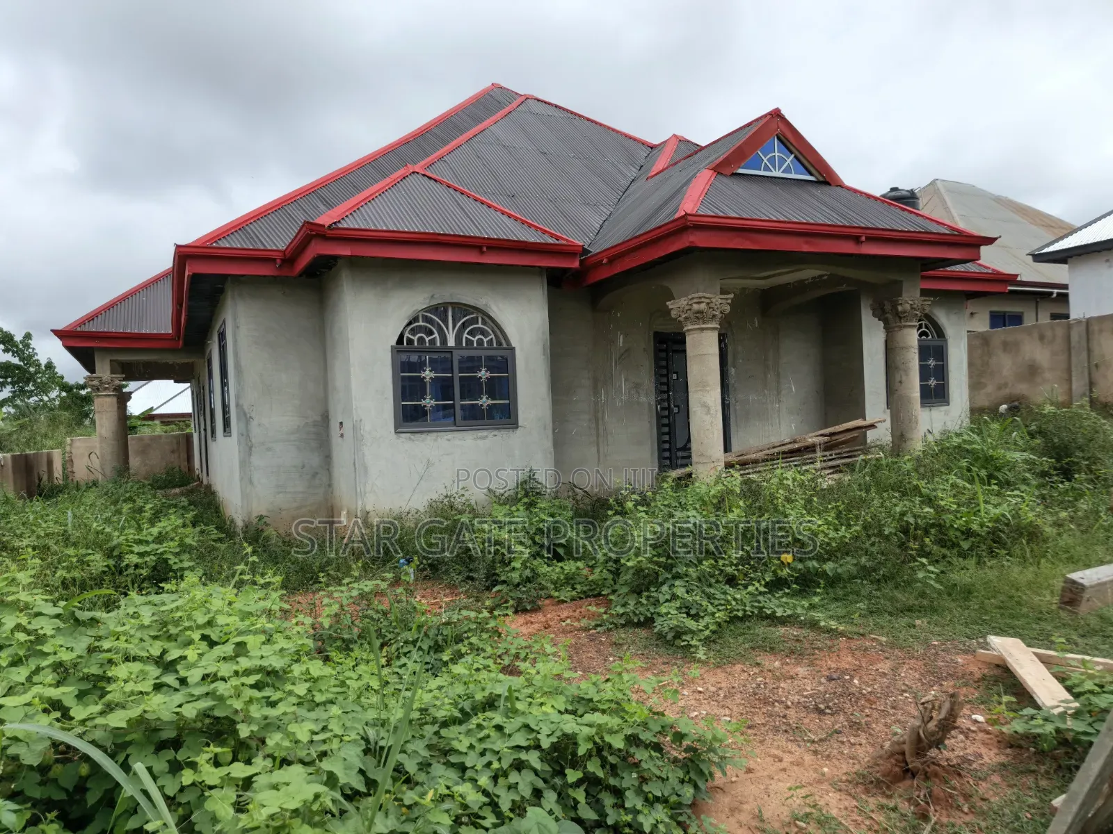 4bdrm House in Santasi Nkoransa, Kumasi Metropolitan for sale