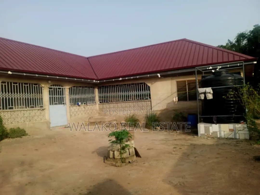 4bdrm House in Amasaman for sale