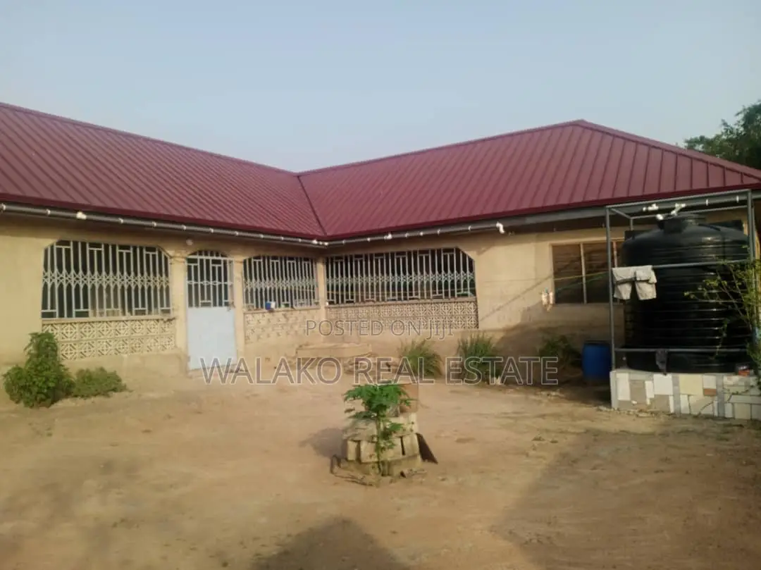 4bdrm House in Amasaman for sale