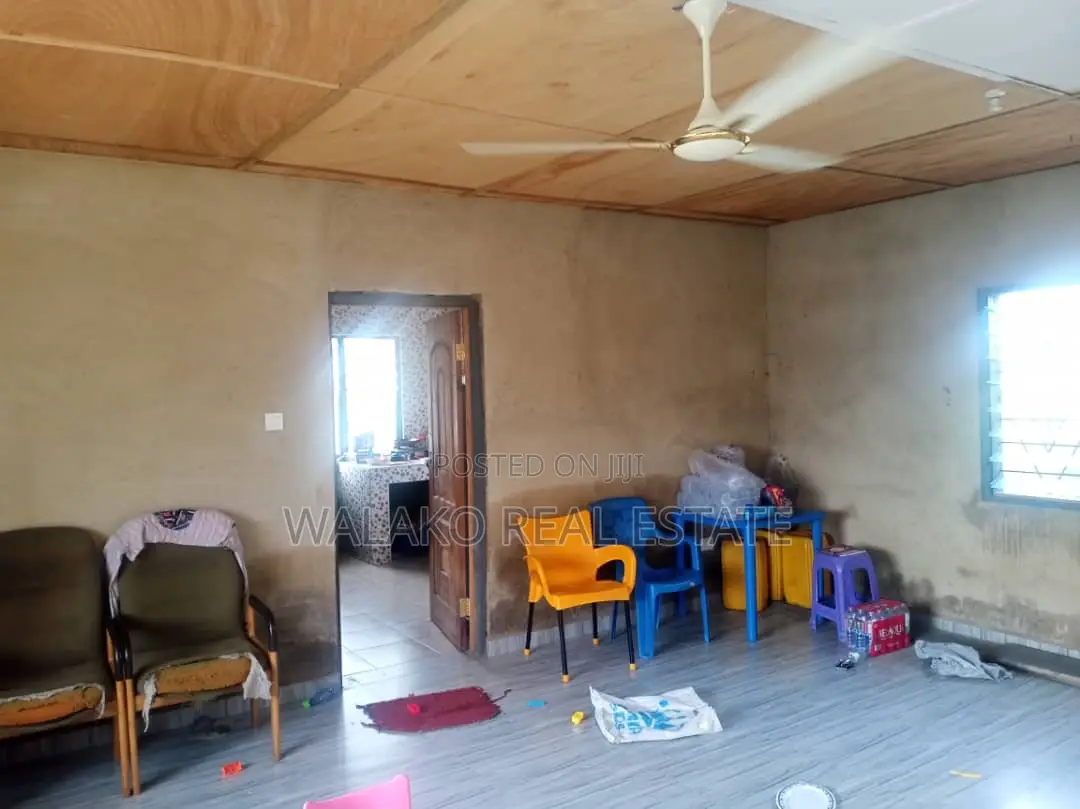 4bdrm House in Amasaman for sale