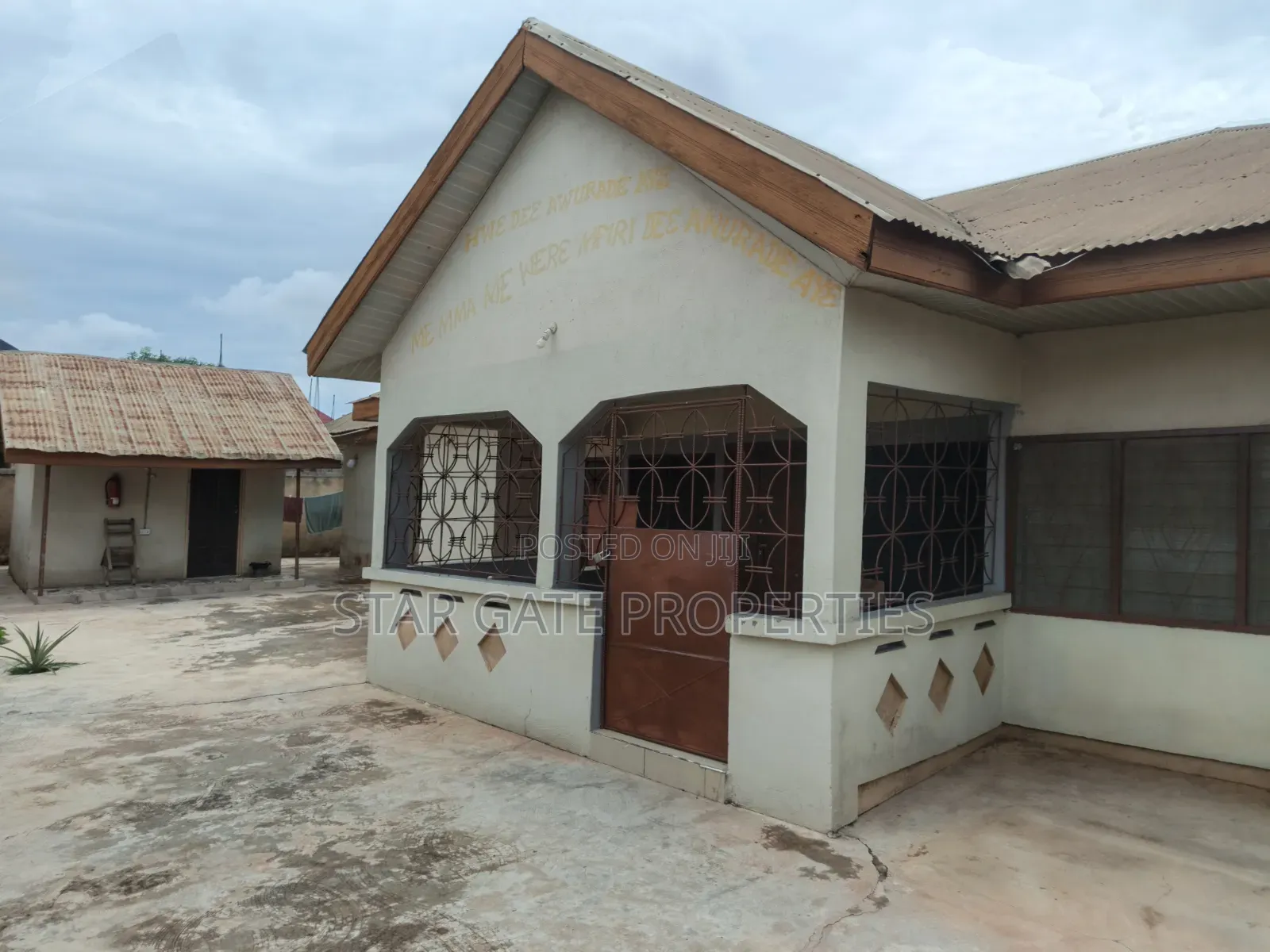 5bdrm House in Kronum, Kumasi Metropolitan for sale