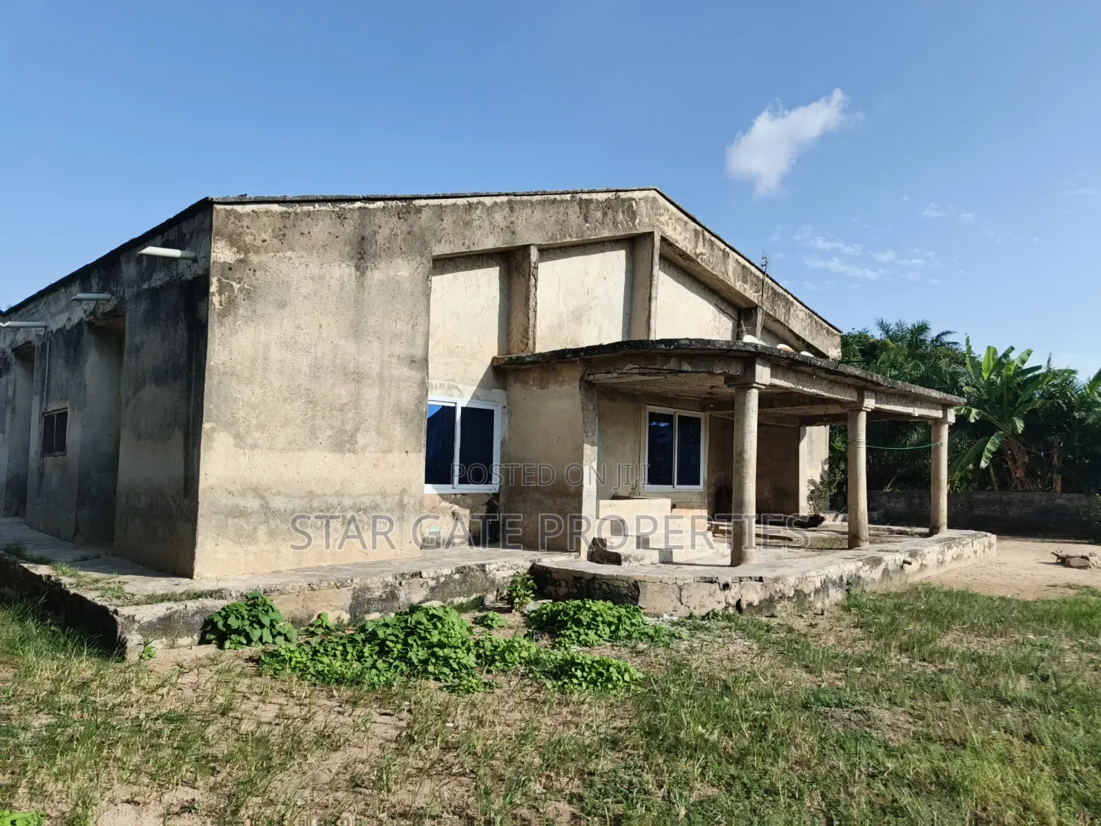 5bdrm House in Duase, Kumasi Metropolitan for sale