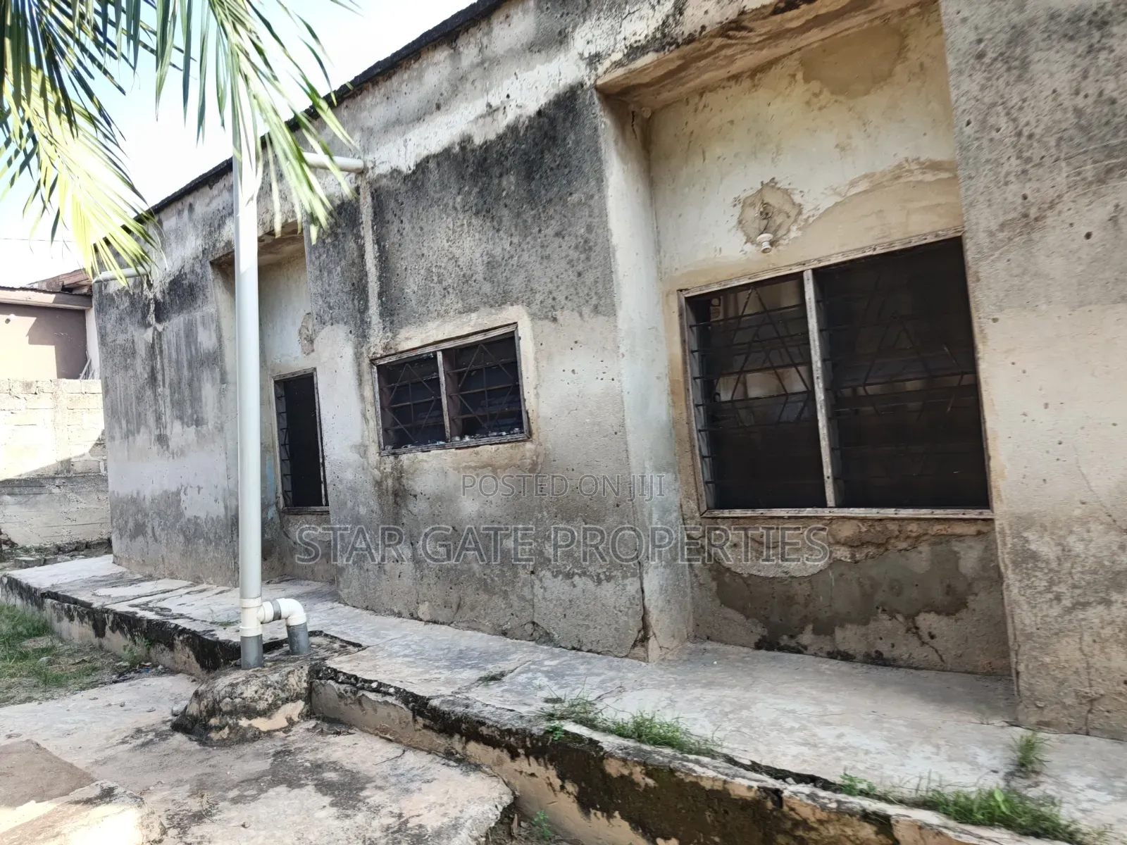 5bdrm House in Duase, Kumasi Metropolitan for sale