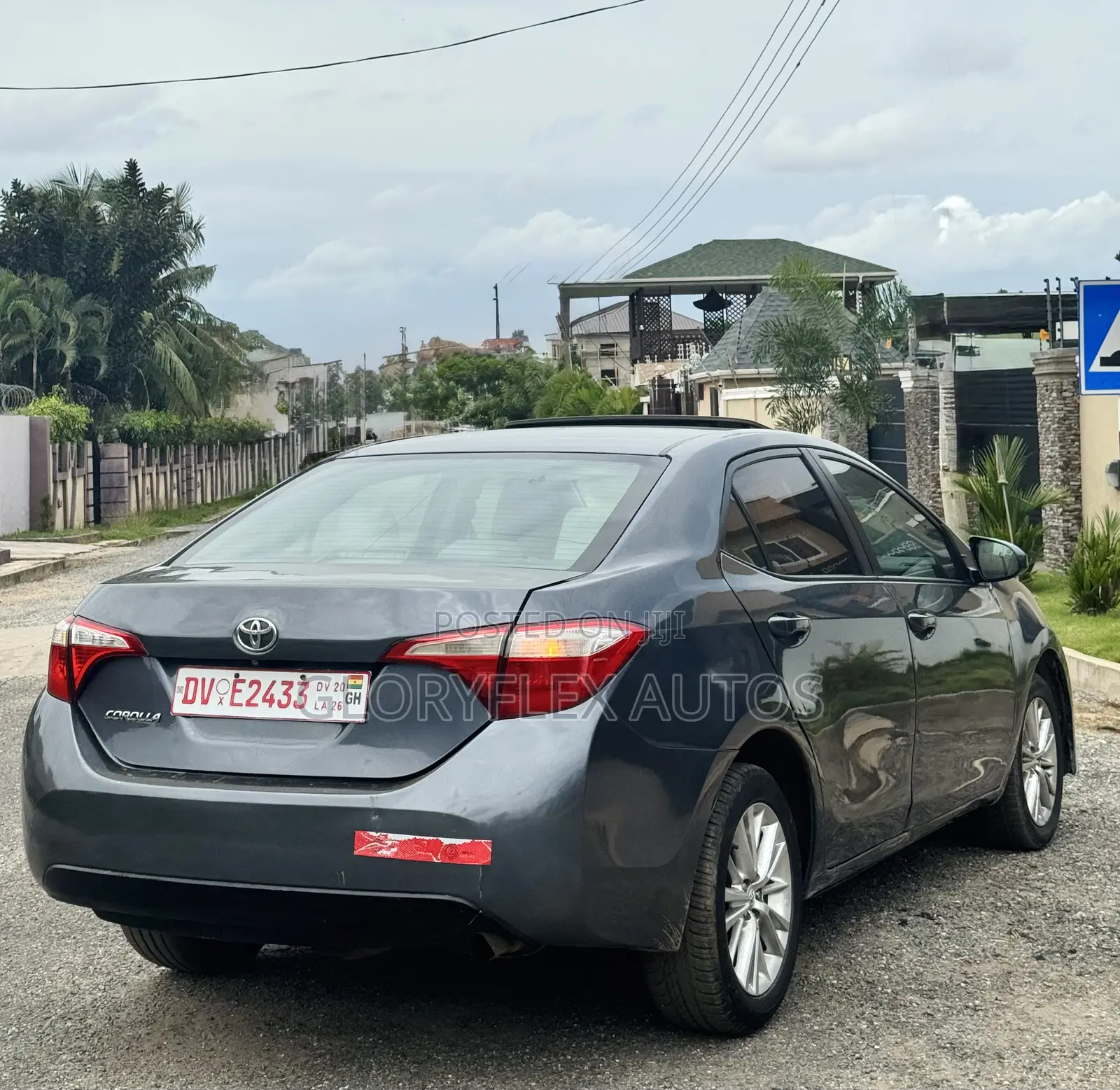 Toyota Corolla LE Eco 4dr Sedan (1.8L 4cyl CVT) 2015 Gray