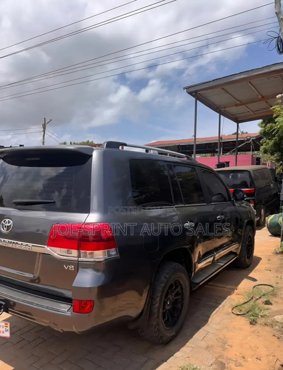 Toyota Land Cruiser 4.5 V8 GX-R 2014 Gray