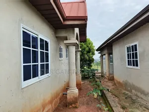 5bdrm House in Santasi Nkoransa, Kumasi Metropolitan for sale